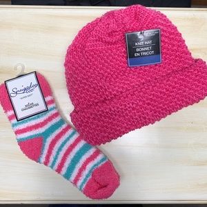 ✨Knit Hat & Snugadoo Socks